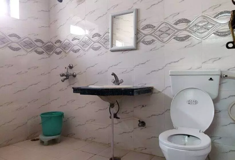 Hotelli Leela Nikunj