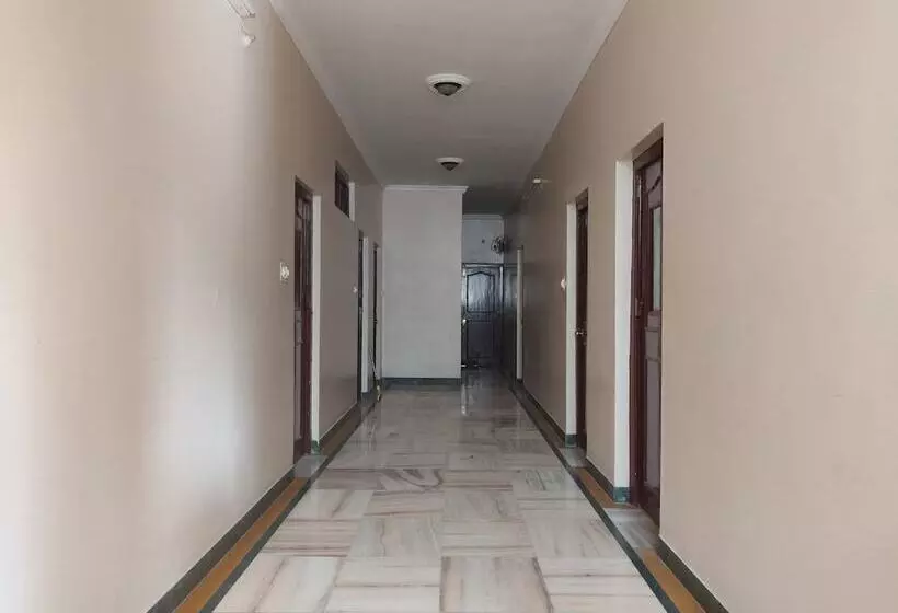 Hotelli Leela Nikunj