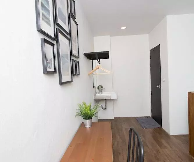 هاستل The Arbern Hotel X Bistro   Sha Extra Plus