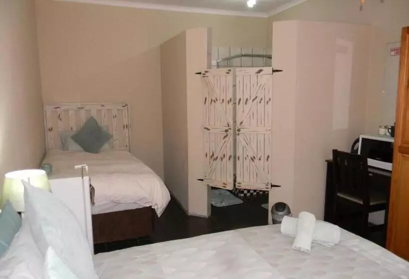 Majatalo Ridderspoor Guesthouse