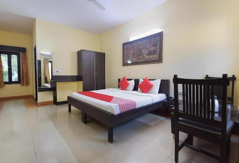 ホテル Oyo 24408 Nirmala Guest House