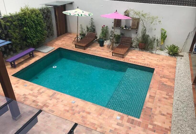 پانسیون Nai'a Suites