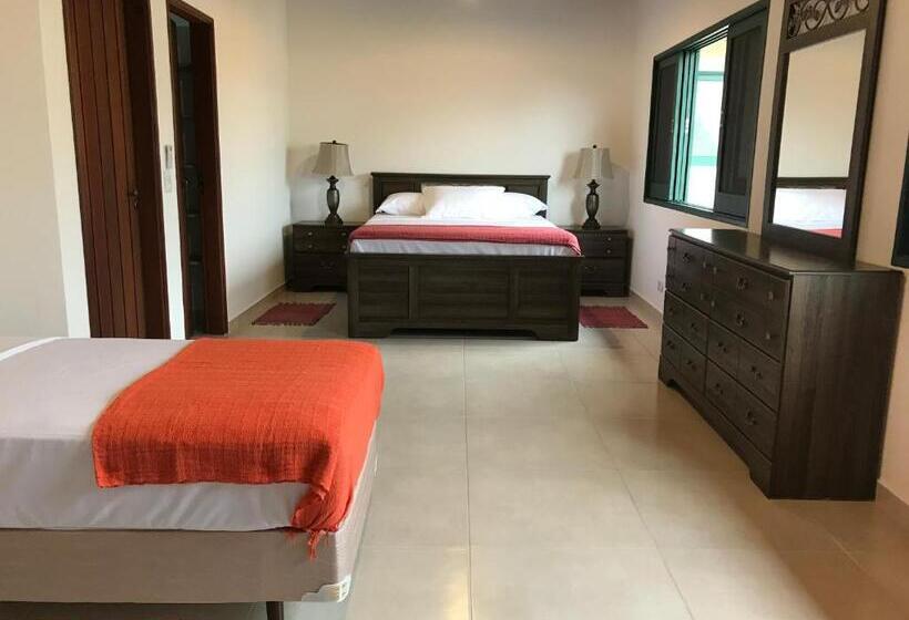 پانسیون Nai'a Suites