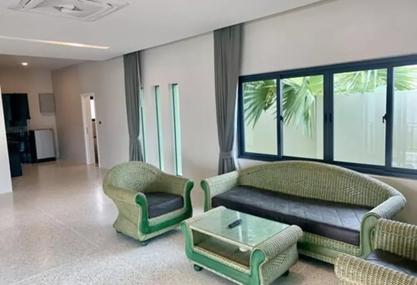 Lomakeskus Wis Beach Khanom