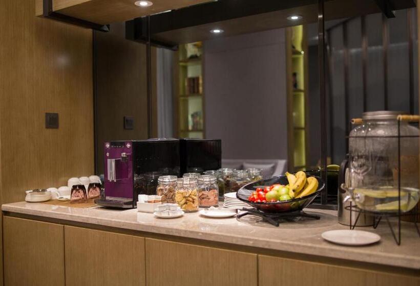 Zenith Hotel Near Train Station & The Mixc