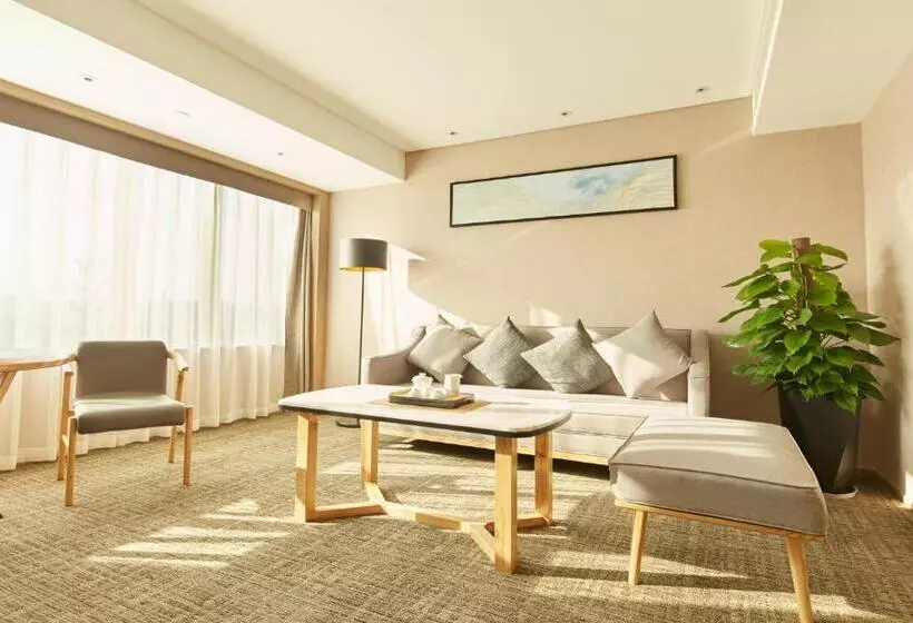 Zenith Hotel Near Train Station & The Mixc