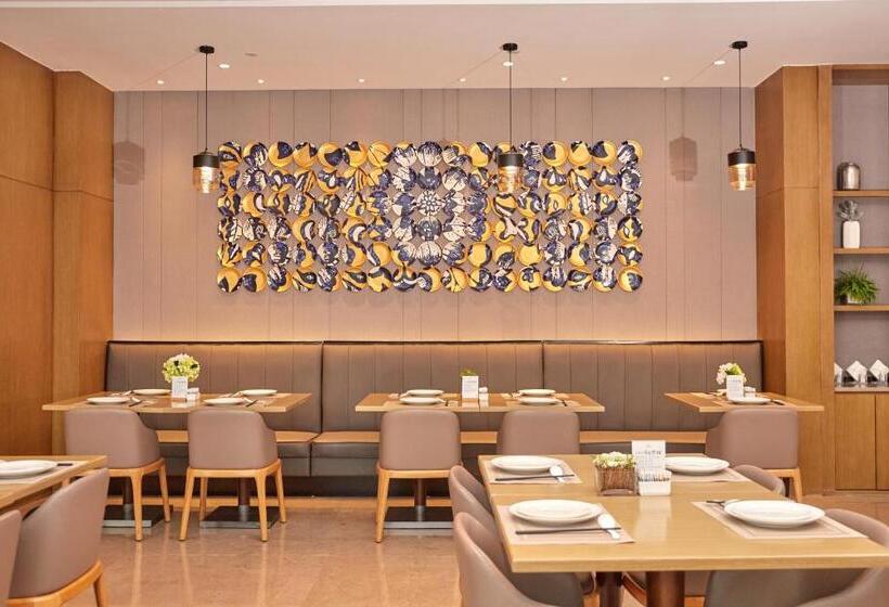 Zenith Hotel Near Train Station & The Mixc