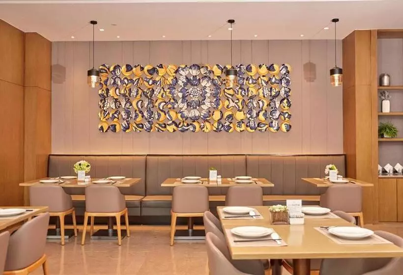 Zenith Hotel Near Train Station & The Mixc