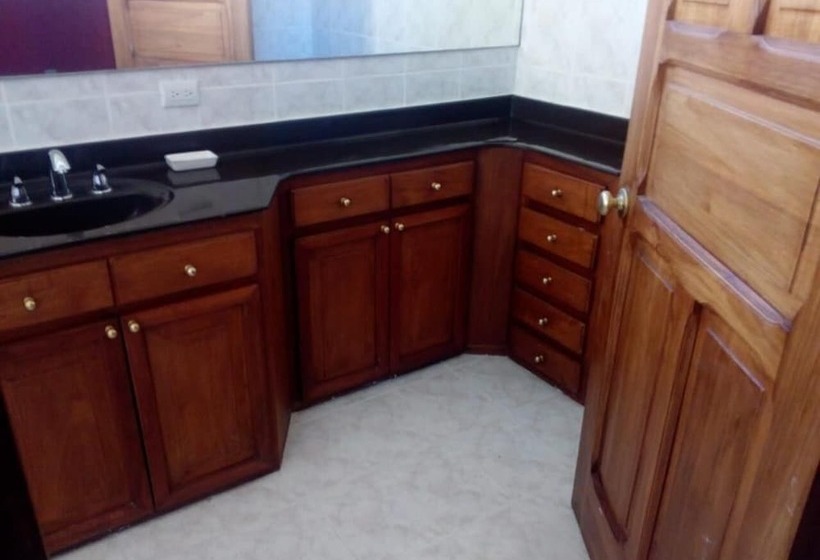 تختخواب و صبحانه La Casa De Cariari Al Golf