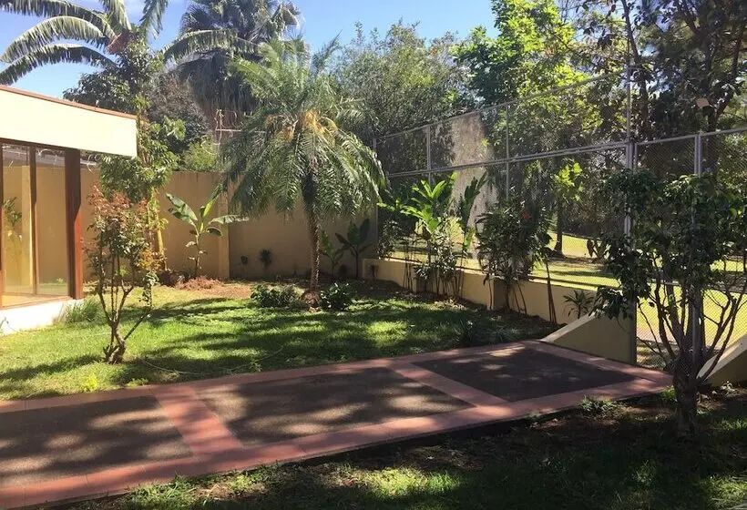 تختخواب و صبحانه La Casa De Cariari Al Golf