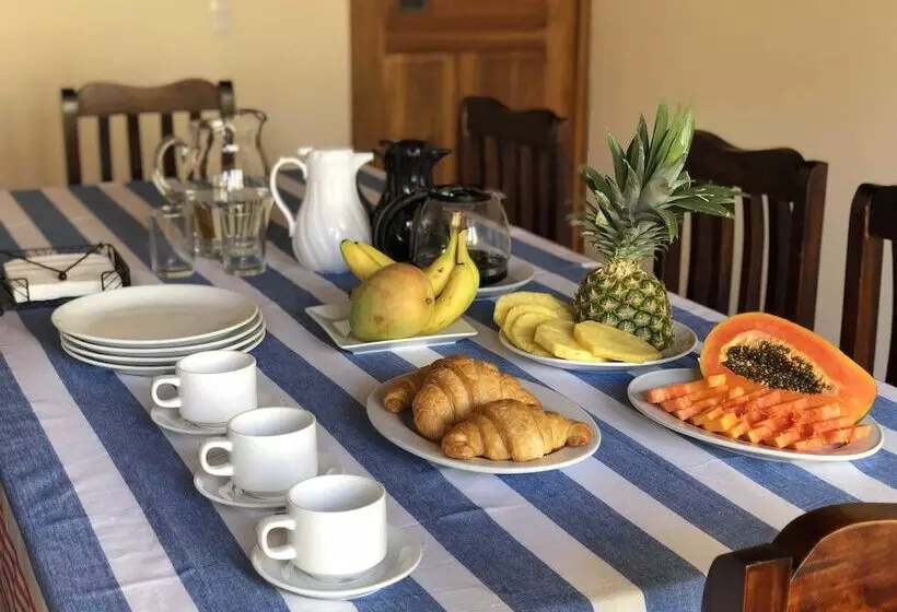 تختخواب و صبحانه La Casa De Cariari Al Golf