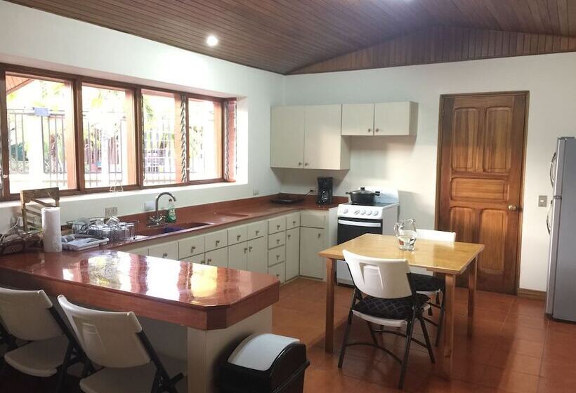 تختخواب و صبحانه La Casa De Cariari Al Golf