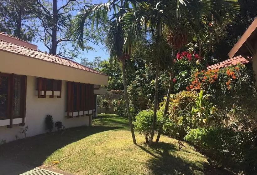 تختخواب و صبحانه La Casa De Cariari Al Golf