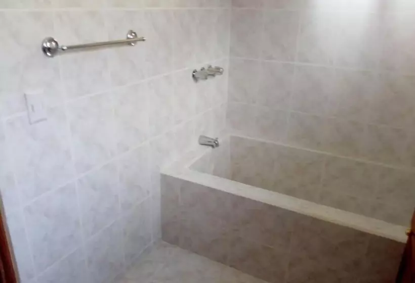 تختخواب و صبحانه La Casa De Cariari Al Golf