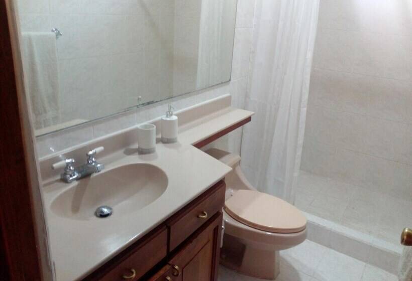 تختخواب و صبحانه La Casa De Cariari Al Golf