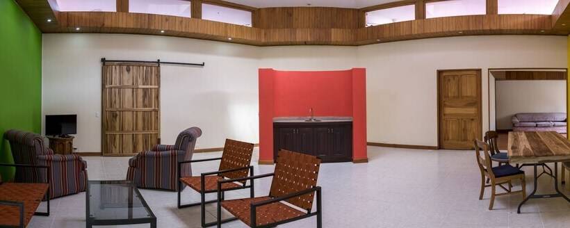 تختخواب و صبحانه La Casa De Cariari Al Golf