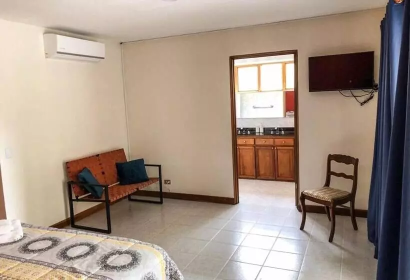 تختخواب و صبحانه La Casa De Cariari Al Golf