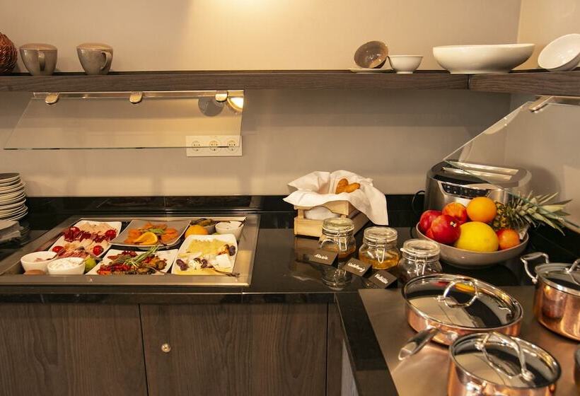 Amelie No 1 Hotel & Appartements