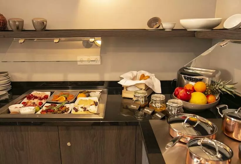 Amelie No 1 Hotel & Appartements