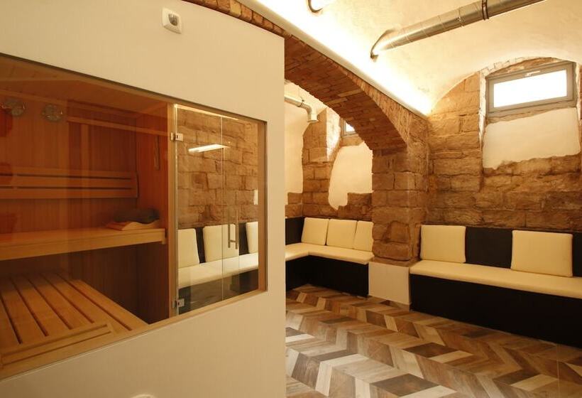 Amelie No 1 Hotel & Appartements