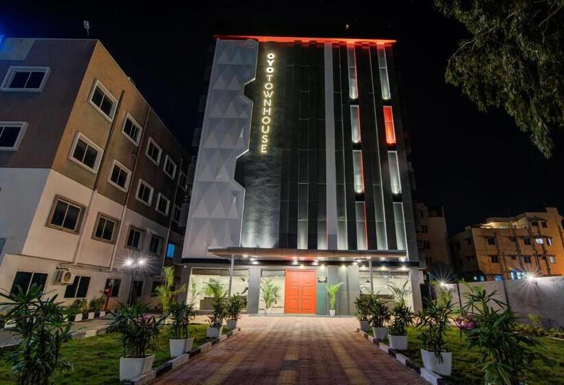 هتل OYO Townhouse 071 Brookfield