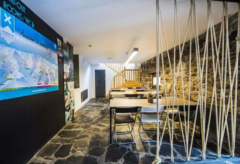 Mountain Hostel Tarter