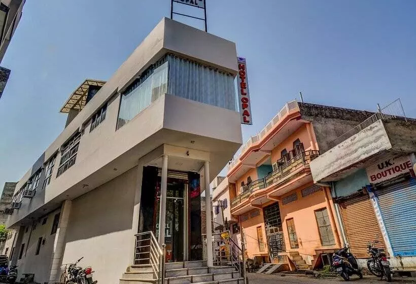 Oyo 22942 Hotel Opal