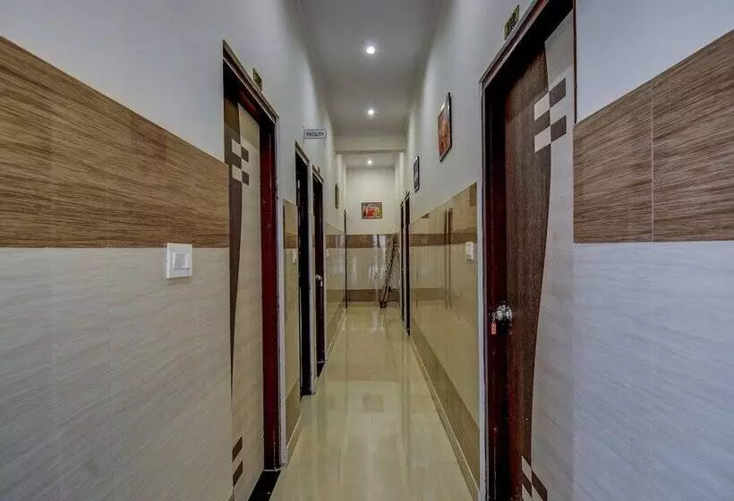 Oyo 22942 Hotel Opal