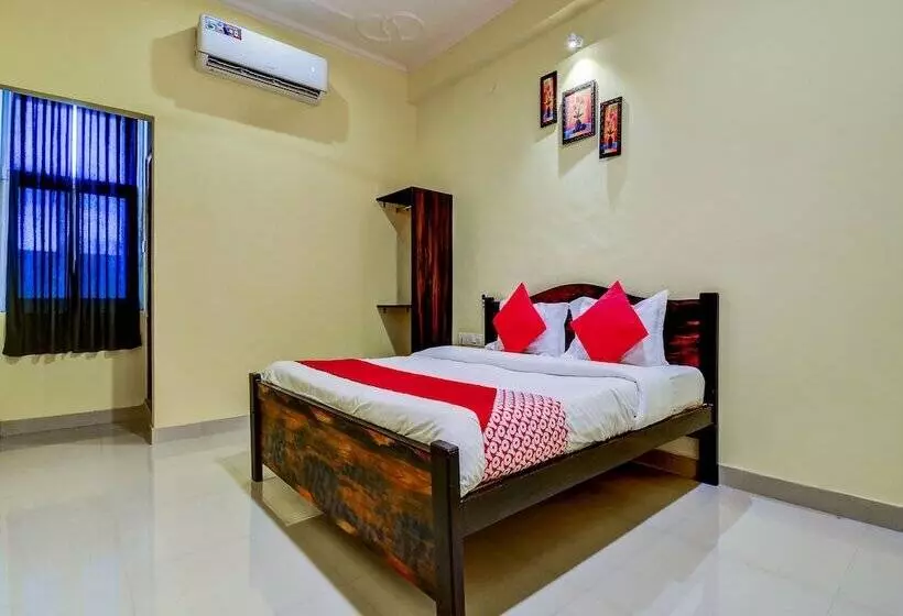 Oyo 22942 Hotel Opal