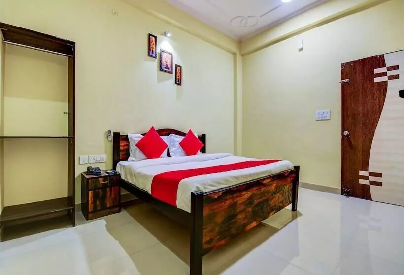 Oyo 22942 Hotel Opal