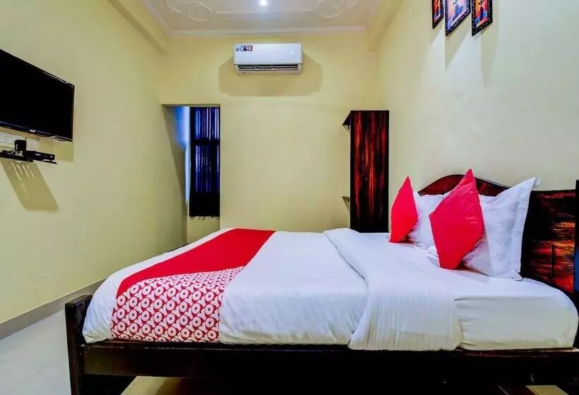 Oyo 22942 Hotel Opal