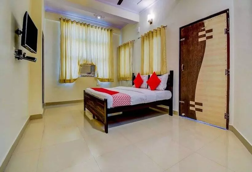 Oyo 22942 Hotel Opal