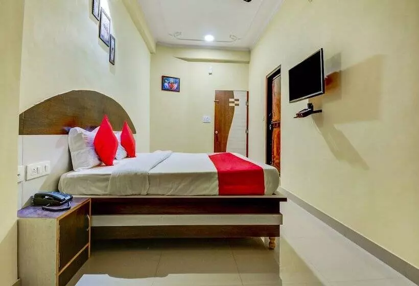 Oyo 22942 Hotel Opal