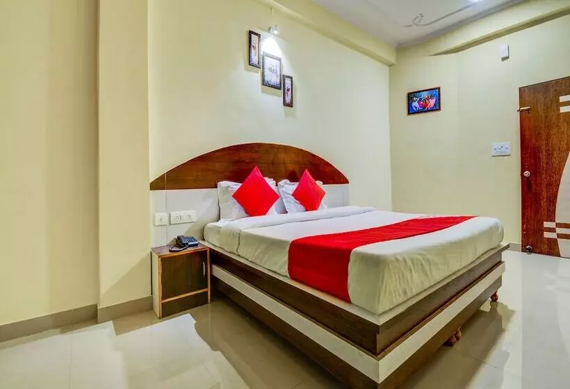 Oyo 22942 Hotel Opal