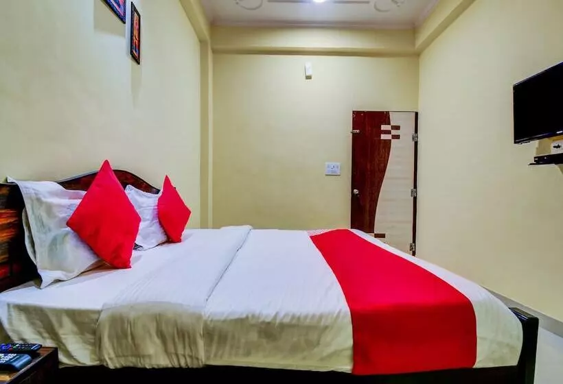 Oyo 22942 Hotel Opal