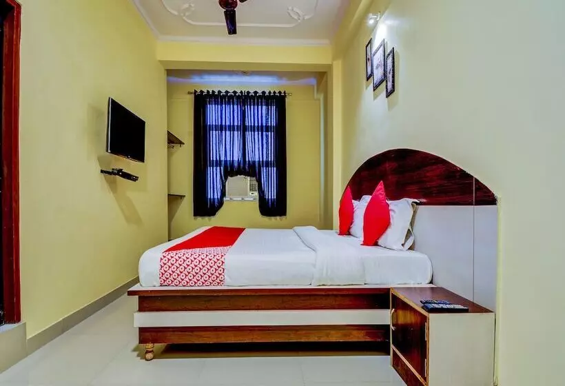Oyo 22942 Hotel Opal
