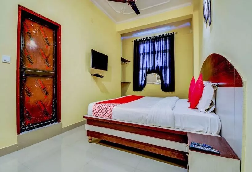 Oyo 22942 Hotel Opal