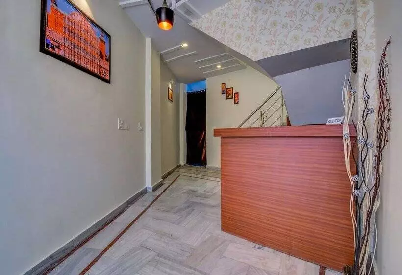 Oyo 22942 Hotel Opal