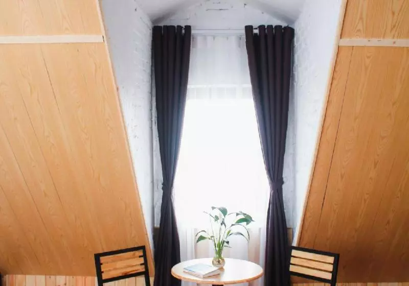 هاستل Aroma Halong