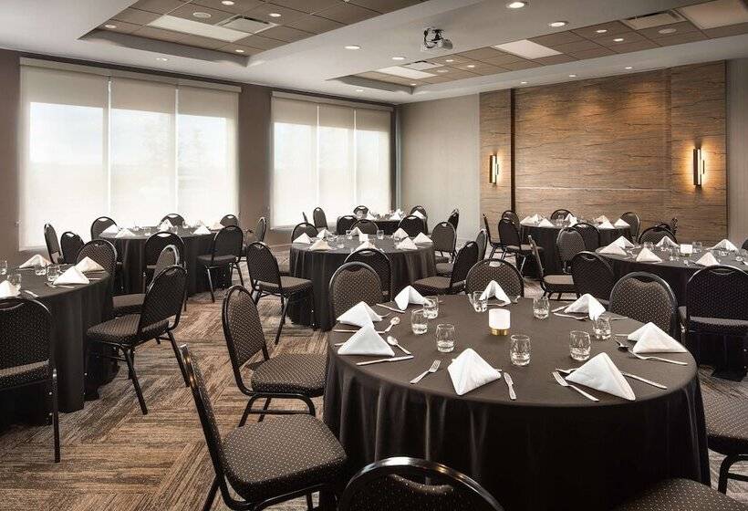 فندق Hyatt Place Calgary Airport
