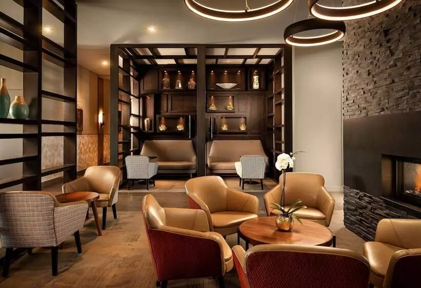 ホテル Hyatt Place Calgary Airport