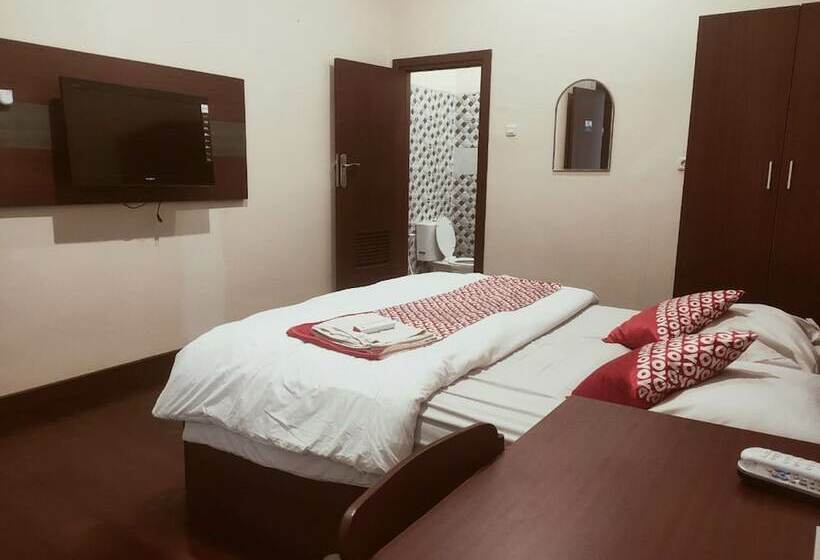 Hotell Oyo 230 Maleo Residence