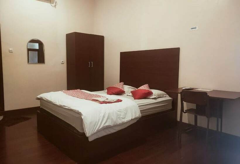 Hotell Oyo 230 Maleo Residence