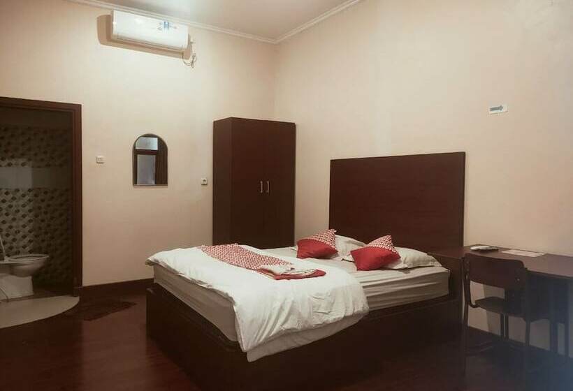Hotell Oyo 230 Maleo Residence