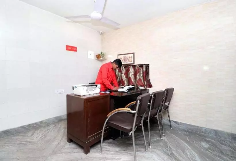 ホテル Oyo 23066 Shiv Guest House
