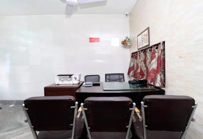 ホテル Oyo 23066 Shiv Guest House
