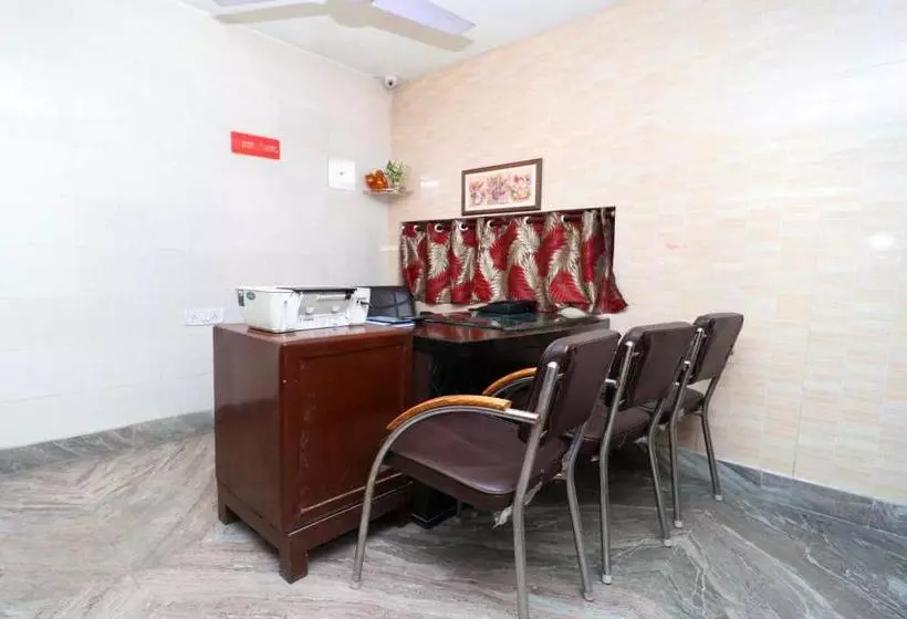 ホテル Oyo 23066 Shiv Guest House