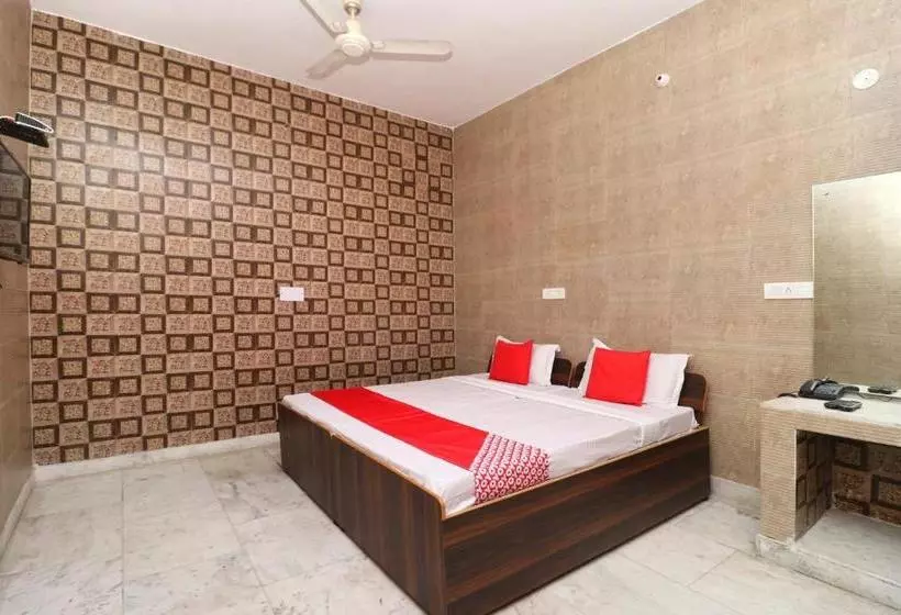 ホテル Oyo 23066 Shiv Guest House