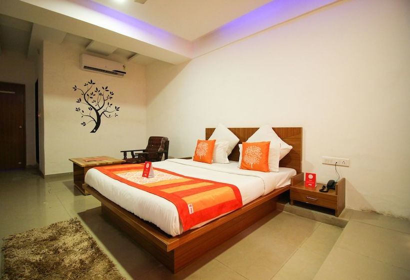 Oyo 5122 Hotel Midway Residency