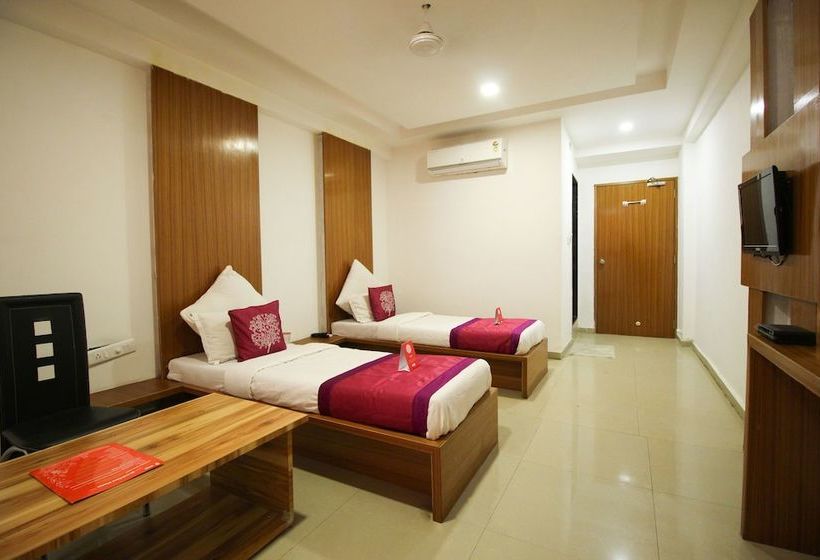 Oyo 5122 Hotel Midway Residency